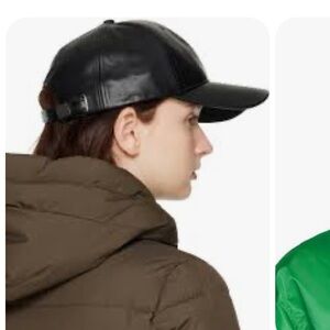 Stand studio cia Black Leather Cap